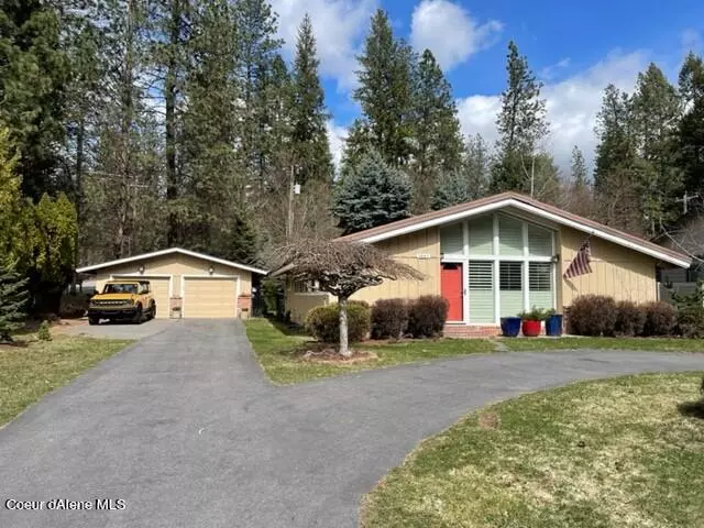 Hayden Lake, ID 83835,1661 E EVERGREEN DR