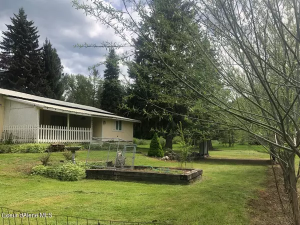 5504 CDA River Rd, Kingston, ID 83839