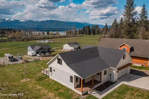 875 Bottle Bay Rd, Sagle, ID 83860