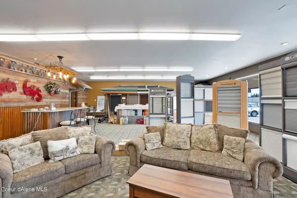 Dalton Gardens, ID 83815,7736 N GOVERNMENT WAY #Suite 1-4