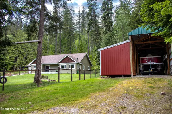 352 Scott Ln, Sandpoint, ID 83864