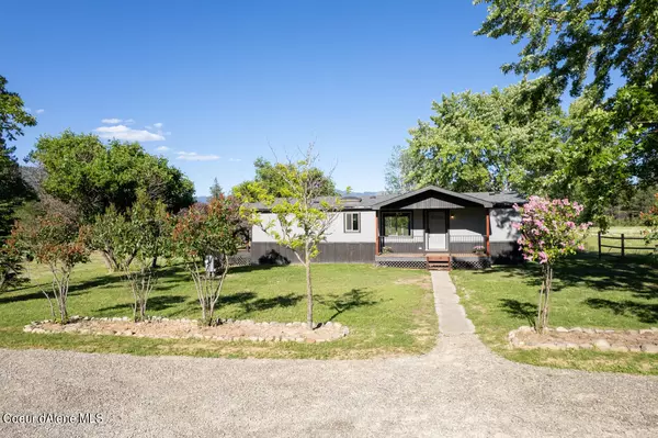 717 Blume Hill Rd, Bonners Ferry, ID 83805