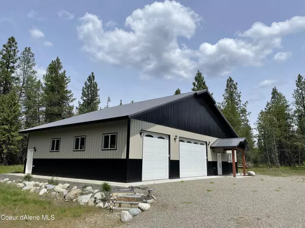 1037 Peregrine Rd, Spirit Lake, ID 83869