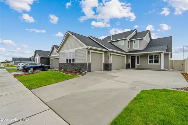 3296 N Cyprus Fox Lp, Post Falls, ID 83854