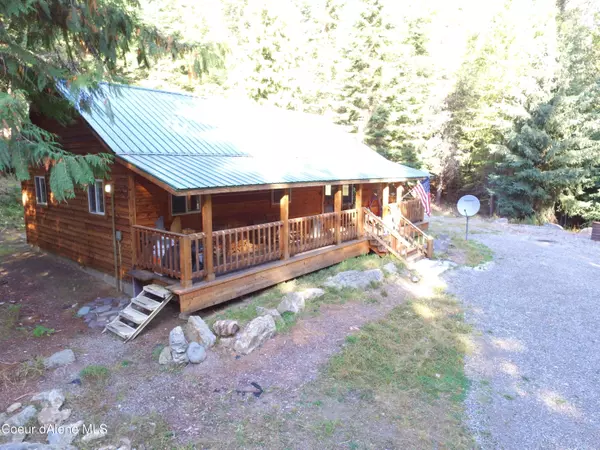 18 Forest Drive, Moyie Springs, ID 83845