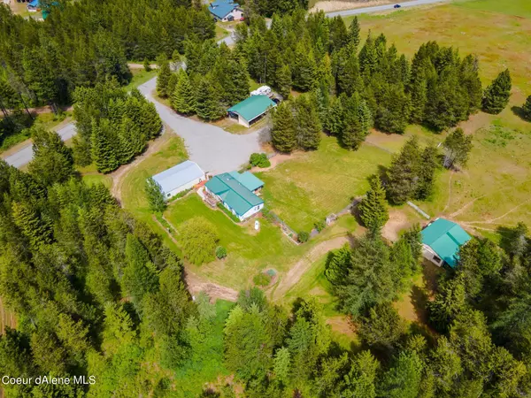 360 Frontier Village Rd, Naples, ID 83847