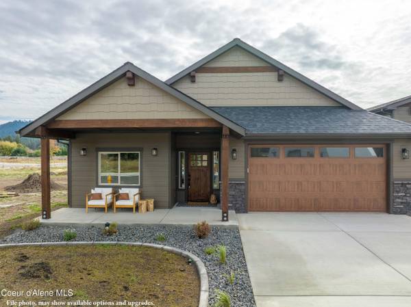 9429 N Secretariat Lane, Hayden, ID 83835