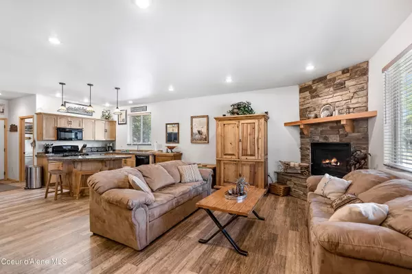 Sagle, ID 83860,1727/1729 Gypsy Bay Rd