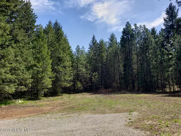 588 Hillcrest Rd, Bonners Ferry, ID 83805