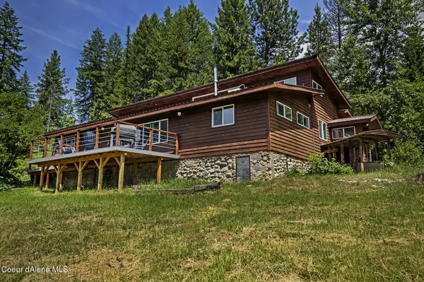 307 Settlers Ln, Moyie Springs, ID 83845
