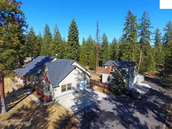 105 Quiet PL, Moyie Springs, ID 83845