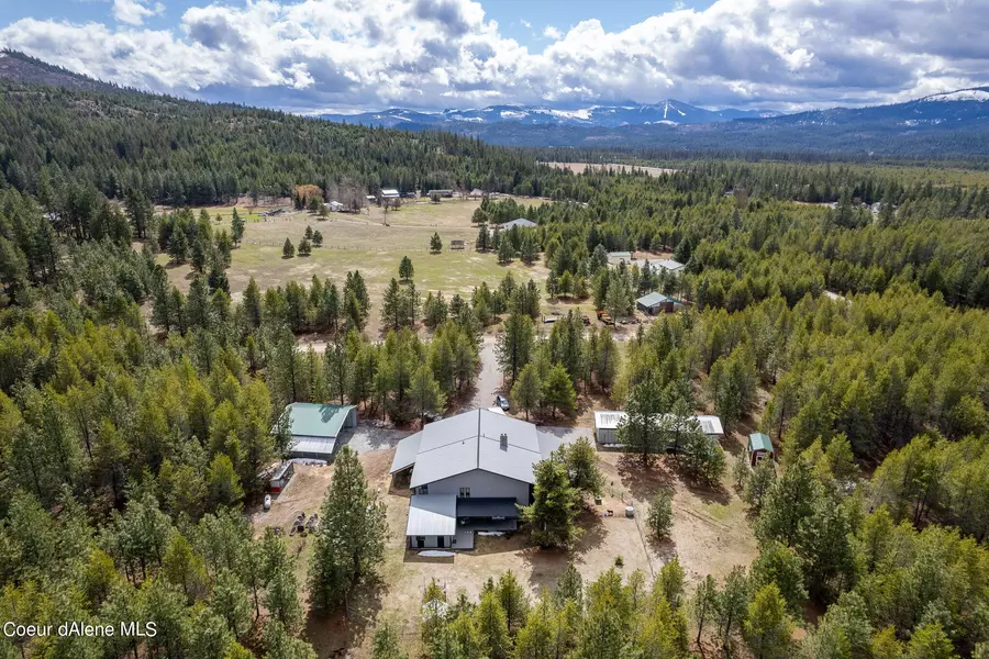 209 N Cedar View Estates Rd, Blanchard, ID 83804