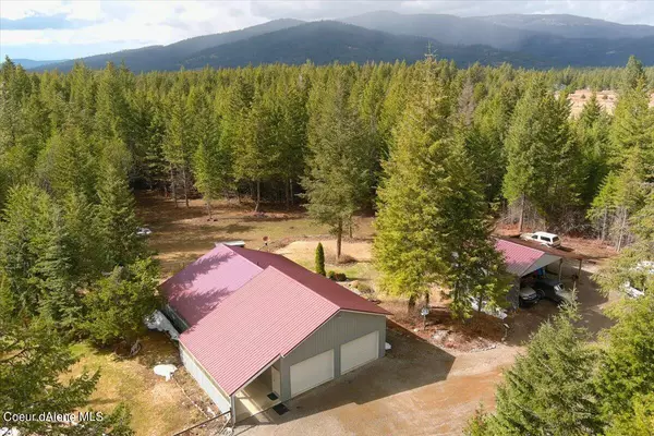 90 Gunner LN, Spirit Lake, ID 83869