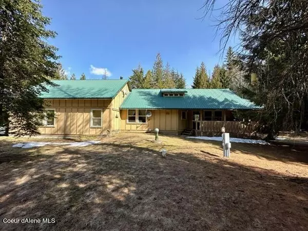 112 Roman Nose Dr, Naples, ID 83847