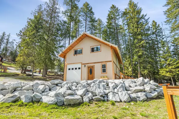 111 Cedar Dr, Sandpoint, ID 83864