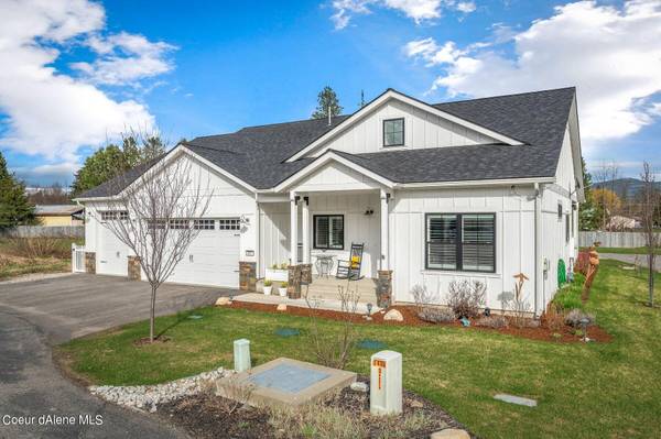 411 Becker Ln, Dover, ID 83825