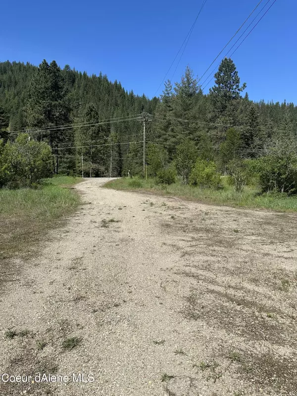 1927 PINECREEK RD, Pinehurst, ID 83850