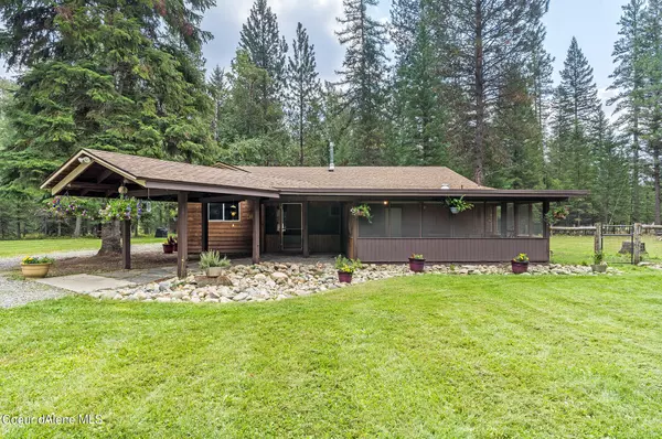 Bonners Ferry, ID 83805,384 Earl Lane Rd