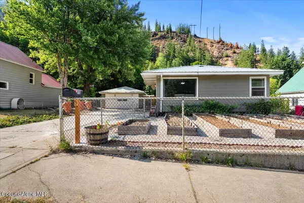 Wardner, ID 83837,818 S Division St