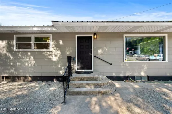 Wardner, ID 83837,818 S Division St