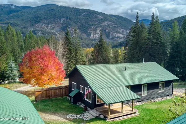 142 Beaver Tail Rd., Moyie Springs, ID 83845
