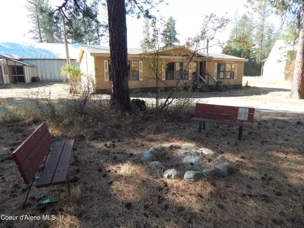 9076 E HOWARD RD, Athol, ID 83801