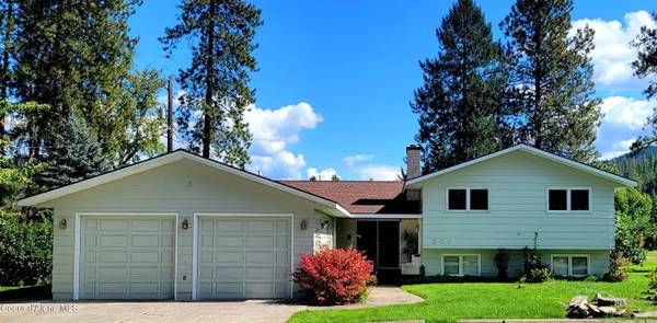 301 Woodland Dr, Pinehurst, ID 83850