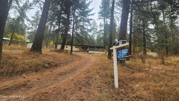 181 Lakeview Dr, Blanchard, ID 83804