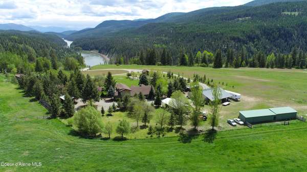 176 Settlers Lane, Moyie Springs, ID 83845