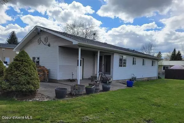 Cottonwood, ID 83522,412 Hogan St.