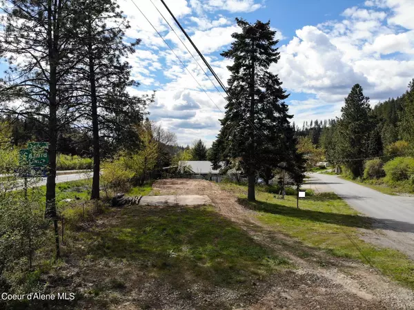 41476 Riverview Dr, Kingston, ID 83839