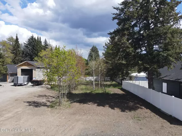 9092 N Raintree Ln, Hayden, ID 83835