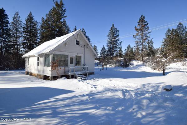 119 Electric Avenue, Moyie Springs, ID 83845