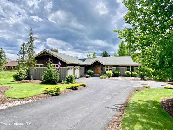 679 Ames WAY, Dover, ID 83825