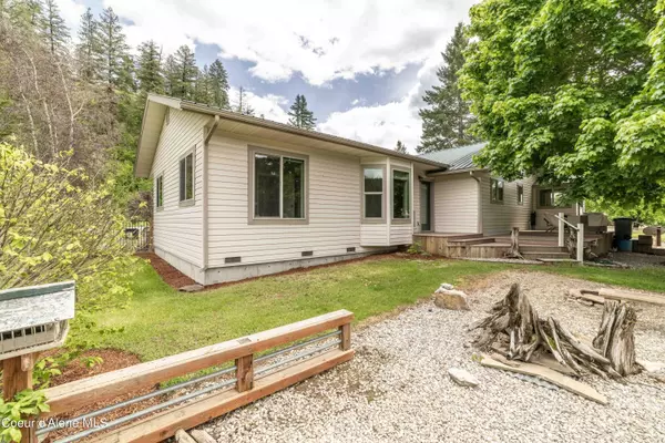 Laclede, ID 83841,628 N Riley Creek Road