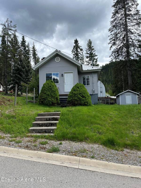 320 Oregon St, Mullan, ID 83846