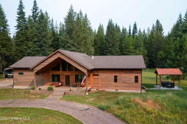 507 Lowrey Ln, Clark Fork, ID 83811