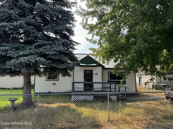 805 B St, Pinehurst, ID 83850