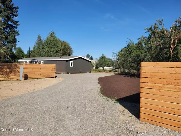 620 E Mountain View Dr, Sandpoint, ID 83864