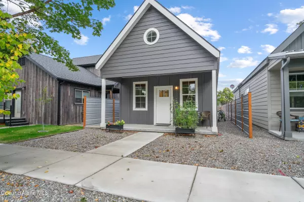 1226 Chestnut St, Sandpoint, ID 83864