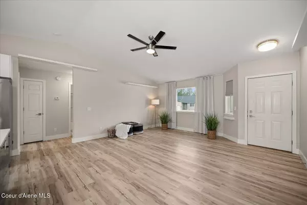 Post Falls, ID 83854,1960 N FOXGLOVE LN