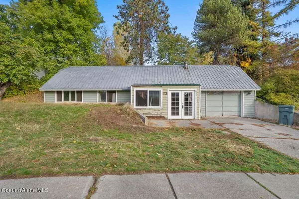 911 E WOOLSEY DR, Coeur d'Alene, ID 83814