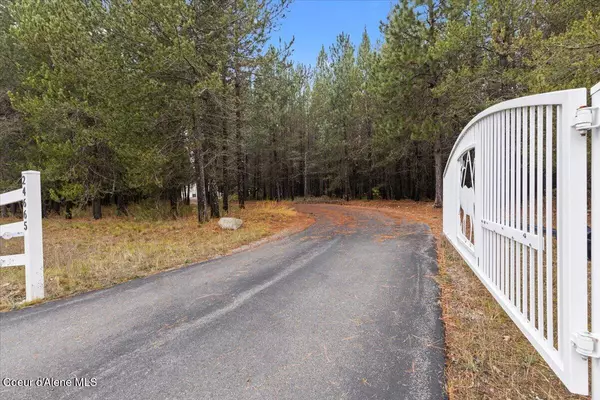 Rathdrum, ID 83858,24665 N Hunters Grove CT