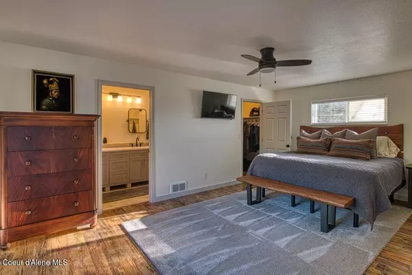 Laclede, ID 83841,115 Manley Creek Rd