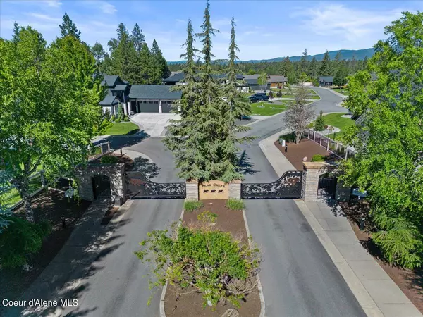 1446 E Bruin Loop, Hayden, ID 83835