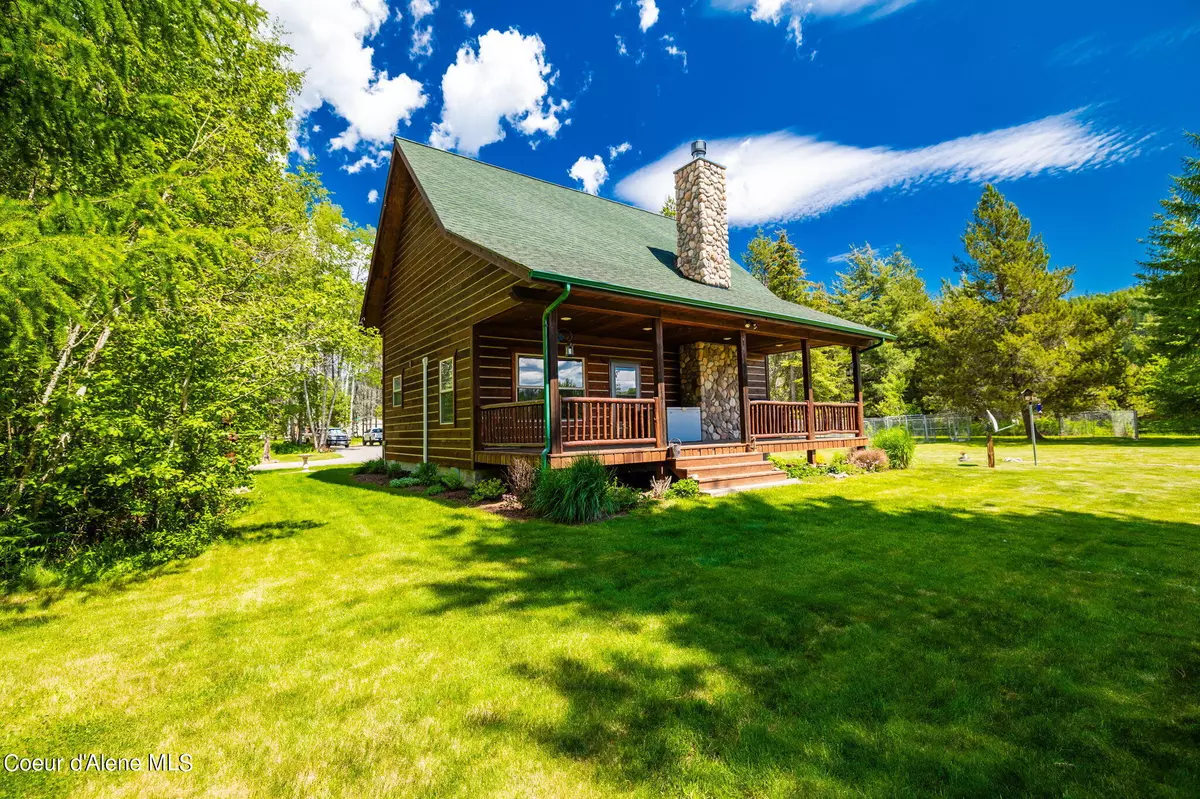 Naples, ID 83847,449 Gold Rd