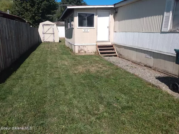 8714 Park Loop, Rathdrum, ID 83858