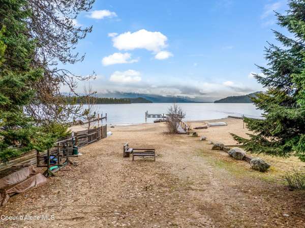 32 Old Schneider Rd, Priest Lake, ID 83856