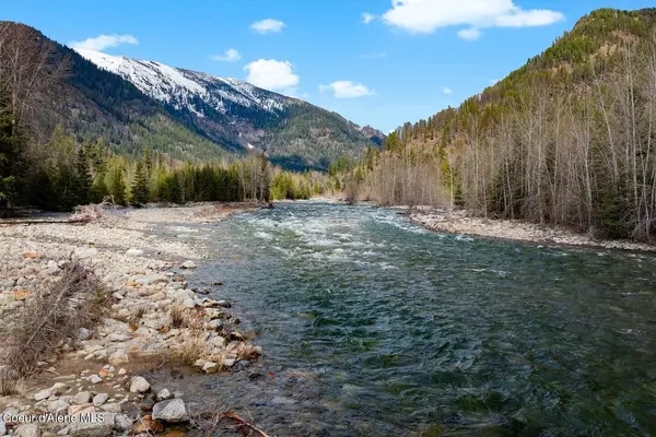 123 E Mountain View Rd, Clark Fork, ID 83811