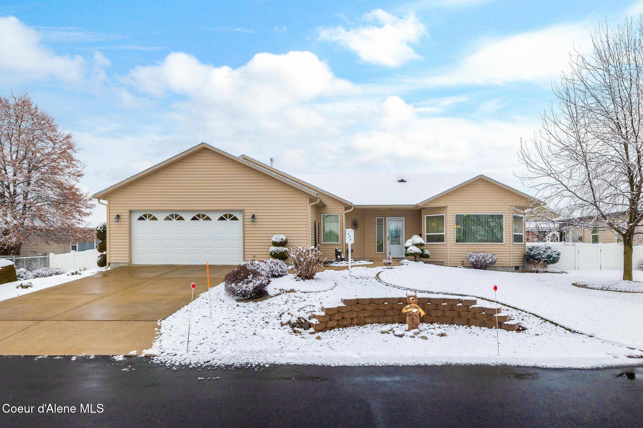 636 W WOODLAWN DR,  Hayden,  ID 83835